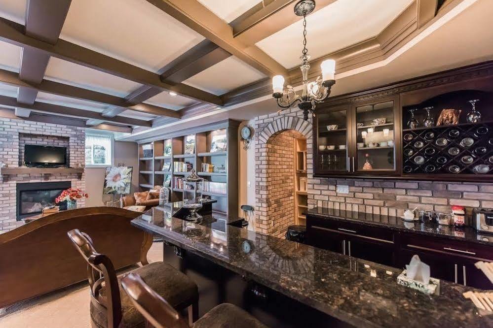 Grace Guest House Уайт Рок Екстериор снимка
